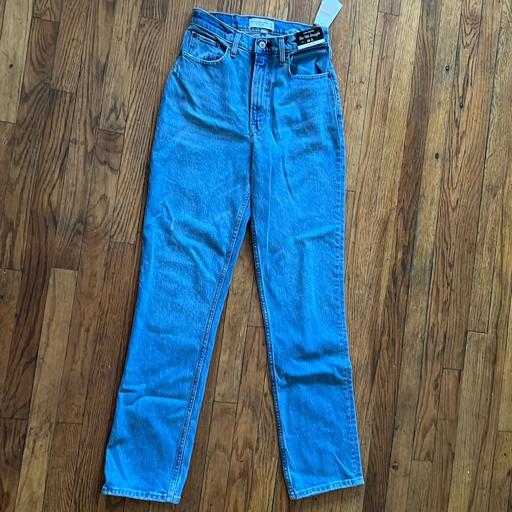 Abercrombie Fitch The 90s straight ultra high-rise Jeans. - Picture 2 of 9